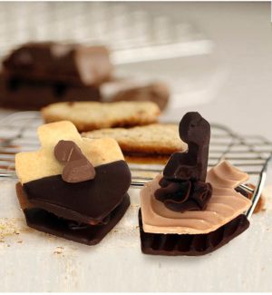 סביבונים-בשוקולד חותכן עוגיות סביבון אותיות שוקולד